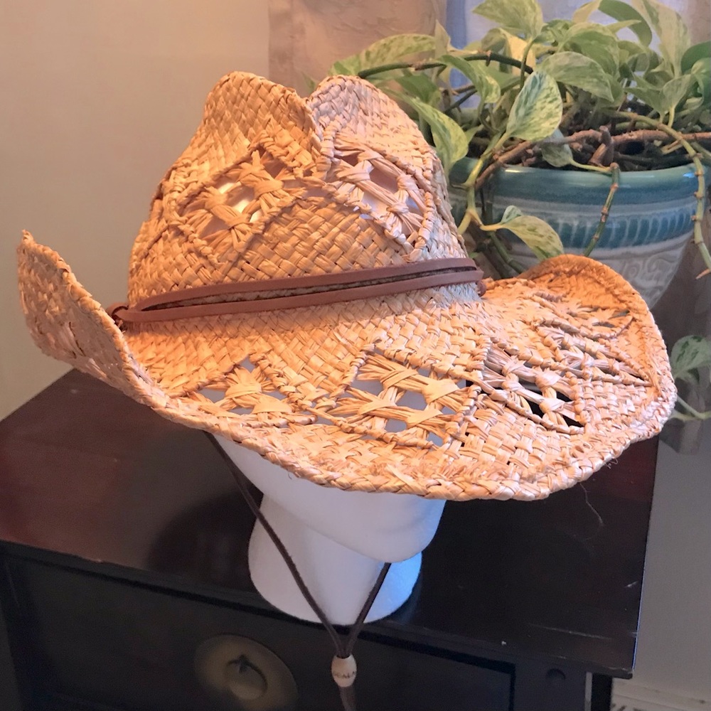 NWT Scala outback or cowboy style natural tan straw hat with suede chin strap